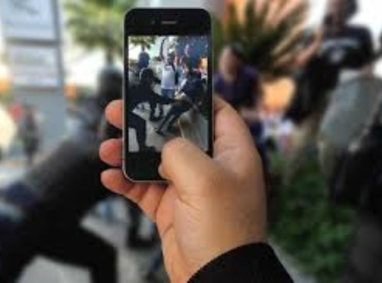 Policías y militares que impidan ser grabados en una actuación serán sancionados con 15 días a un año de prisión