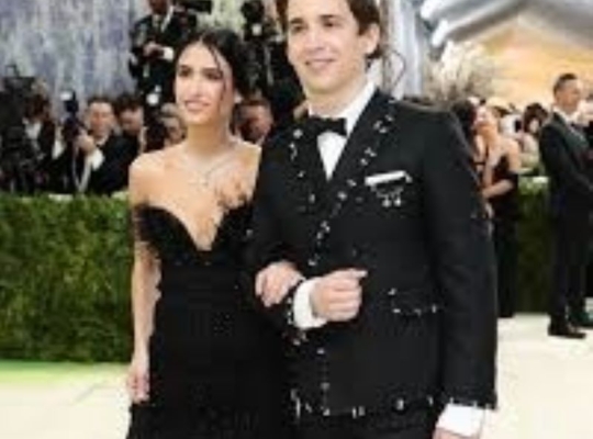 Comediante dominicano Marcello Hernández asistió a la Met Gala 2026