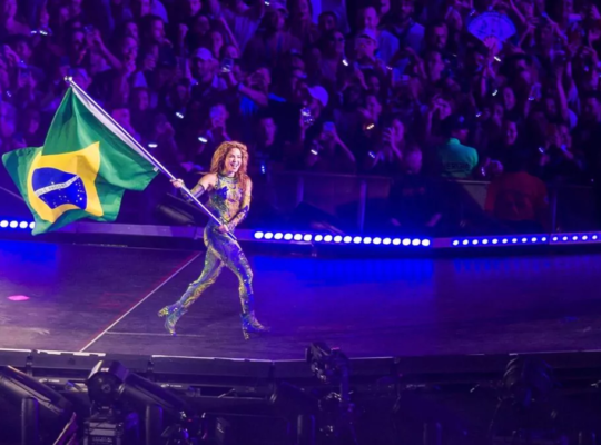 Shakira, la primera latina en hacer historia en Copacabana con dos millones de asistentes