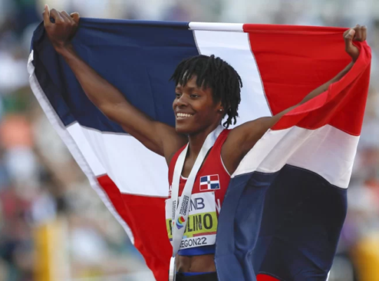 Marileidy Paulino arrasa en París con récord del mitin y la mejor marca mundial del año