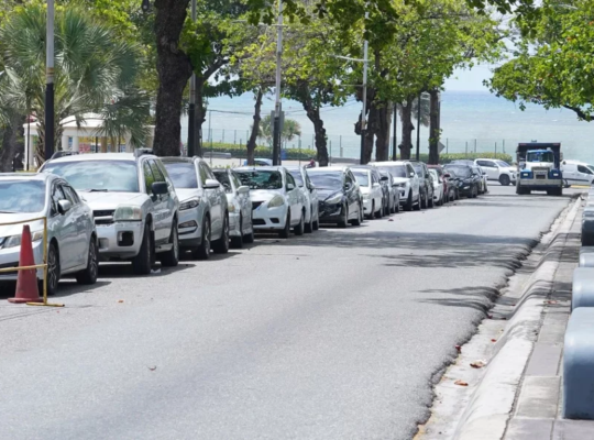 Llevan al Tribunal Constitucional recurso para exigir control del tránsito y la contaminación en los sectores de Gascue, Ciudad Nueva y la Zona Colonial