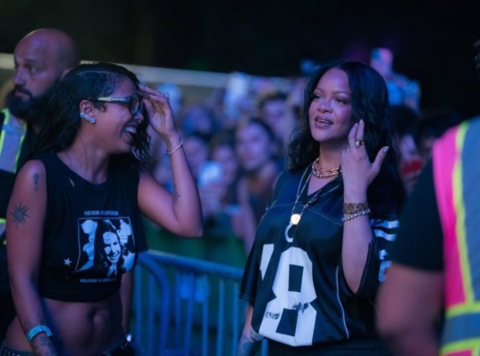 Tokischa y Rihanna protagonizan emotivo encuentro en el Governors Ball de Nueva York