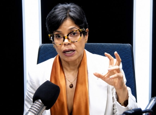 Jurista aclara que acción ante el TC busca incorporar las tres causales y no despenalizar el aborto