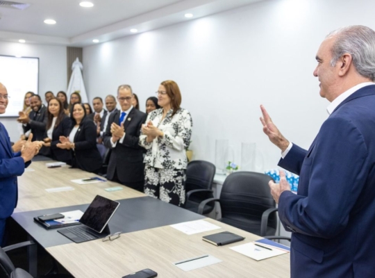 Abinader consolida la lucha contra la corrupción con el fortalecimiento de la Unidad Antifraude del Estado