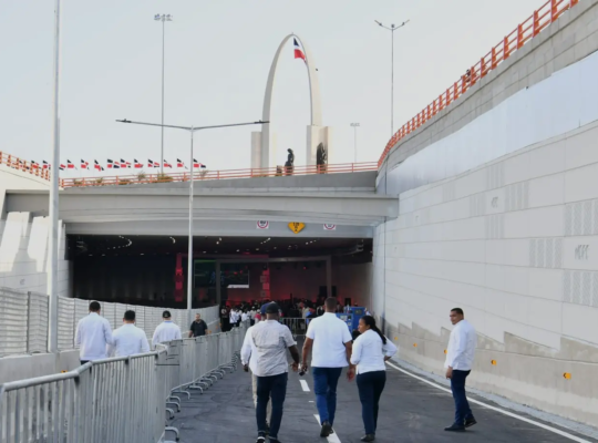 Inauguran túnel de la Plaza de la Bandera
