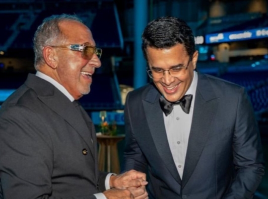 Emilio Estefan elogia junto a David Collado el crecimiento de República Dominicana como destino turístico