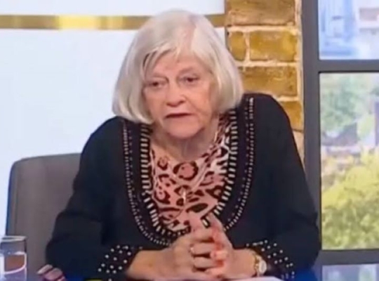 Asesinan la exministra británica , Ann Widdecombe