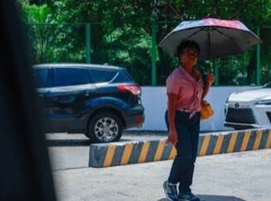 Pronostican temperaturas calurosas y aguaceros dispersos para este lunes