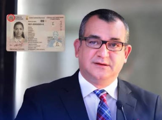 Presidente JCE aclara escudo de nueva cédula está certificado y cumple con la ley