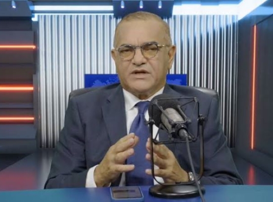 Carlos Gabriel García declina decreto que lo designaba como cónsul en Los Ángeles