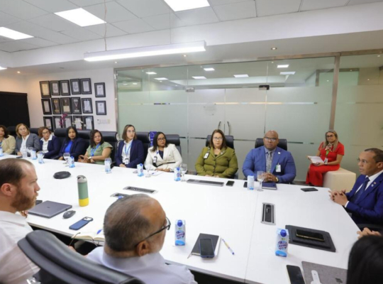 Contraloría y Senasa coordinan acciones para mayor control y fiscalización de los procesos misionales
