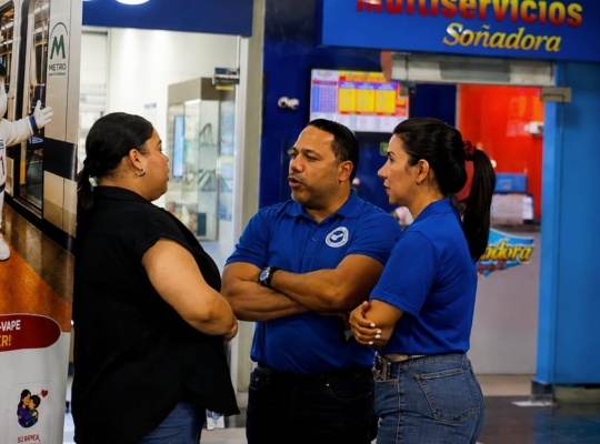 CND y EMT realizan campaña preventiva contra el vapeo en estaciones del metro de SD 