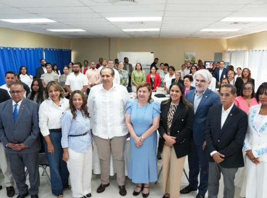 Víctor Atallah reafirma su compromiso con una red de salud más integrada y centrada en los pacientes