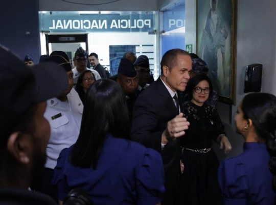 Exdirector de la PN admitió errores, defendió su gestión y entregó el mando «con la frente en alto»