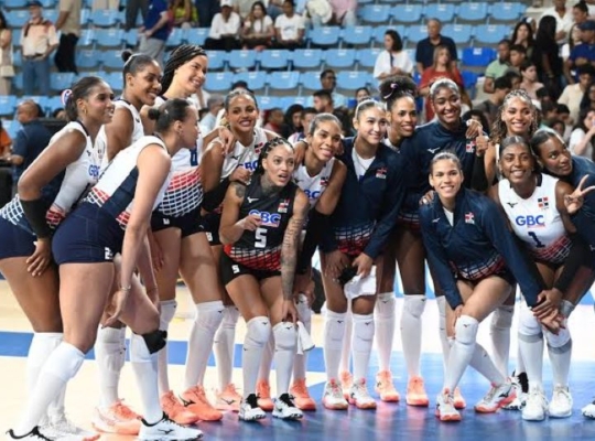 Las Reinas del Caribe debutan triunfantes en el Norceca de Voleibol