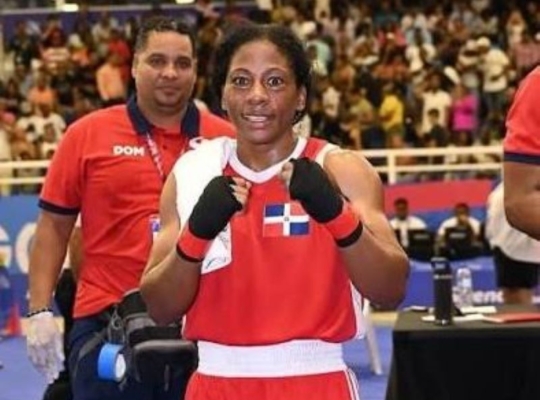 Estefani Almánzar conquista el oro en los 54 kg. del boxeo