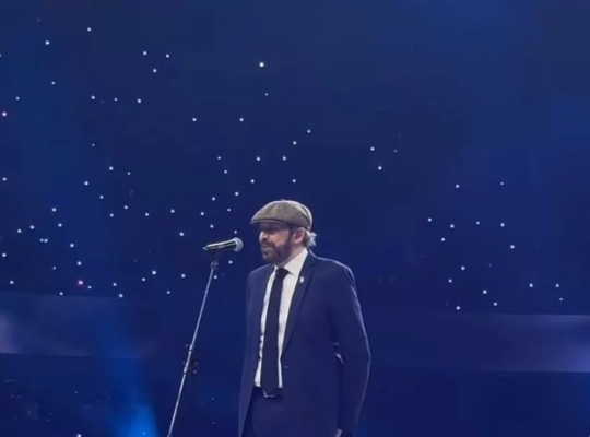 Juan Luis Guerra sella con emoción el cierre de los JCC 2026