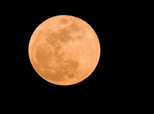 La Luna se teñirá de rojo cobrizo esta noche durante el eclipse visible desde RD