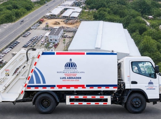 Roger Group completa en tiempo récord la fabricación local de 100 camiones compactadores