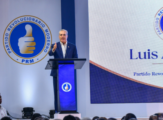 Luis Abinader asume presidencia del PRM y llama a poner al país y a su gente por encima de las aspiraciones políticas