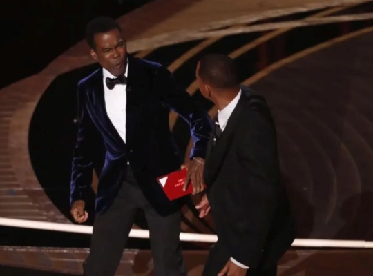 Chris Rock vuelve a hablar de la bofetada de Will Smith en los Oscar: Esta fue su reflexión