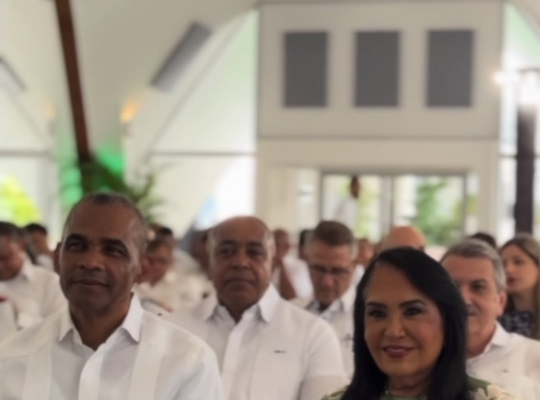 Maritza López de Ortiz recibe reconocimiento por sus aportes al fortalecimiento del cooperativismo