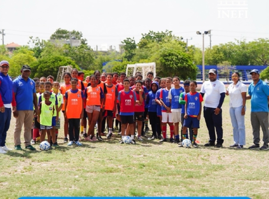 INEFI amplía el fútbol en las escuelas; Alberto Rodríguez fortalece la formación deportiva de los estudiantes