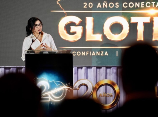GLOTRANS cumple 20 años, moviliza 50,000 TEU y amplía su plataforma logística internacional.