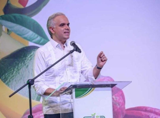 Luis Miguel De Camps propone fortalecer la formación agropecuaria desde las escuelas para impulsar el desarrollo nacional