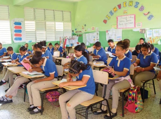 República Dominicana da pasos adelante en Ciencias, pero PISA advierte sobre los rezagos educativos