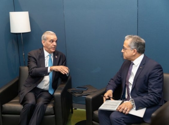 Abinader y director de UNESCO abordan avances educativos RD