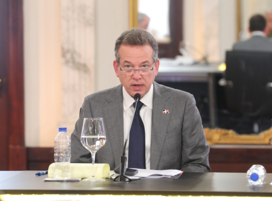 Canciller Víctor Bisonó explica por qué la RD no participa directamente en operaciones militares en Haití
