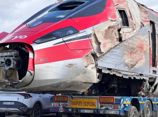 Tragedia ferroviaria en España: aumentan a 64 los fallecidos tras violento choque de trenes de alta velocidad