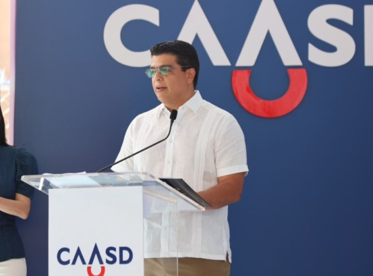 Fellito Suberví llama frenar desperdicio agua y reafirma compromiso de CAASD con corrección fugas y averías