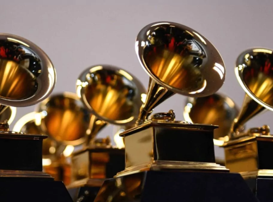 Grammy mantendrá categoría de Asian Pop Music Performance en 2027 pese a críticas