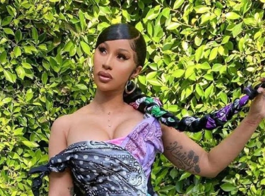 Cardi B rompe récords de visualización tras debut en Tiny Desk