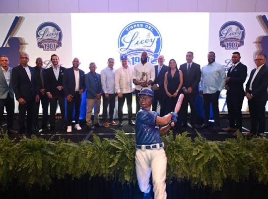 El novato Madé pega de jonrón en apertura del campeonato de béisbol profesional dominicano